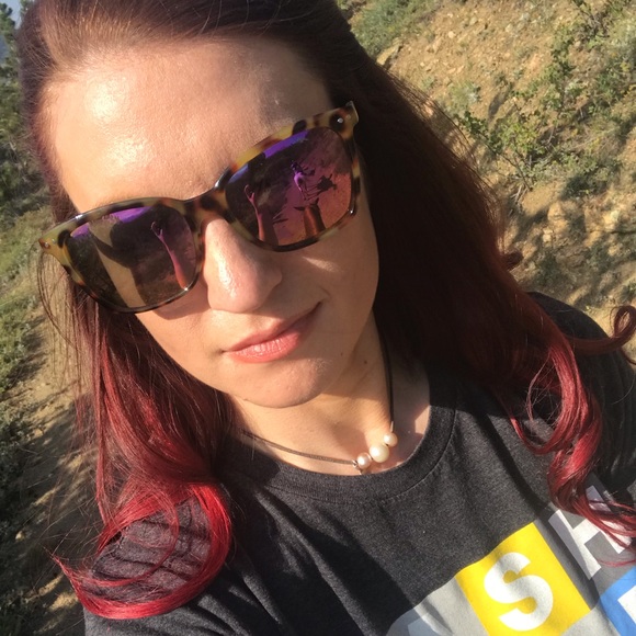 Meet your Posher, Alyson - Picture 1 of 1